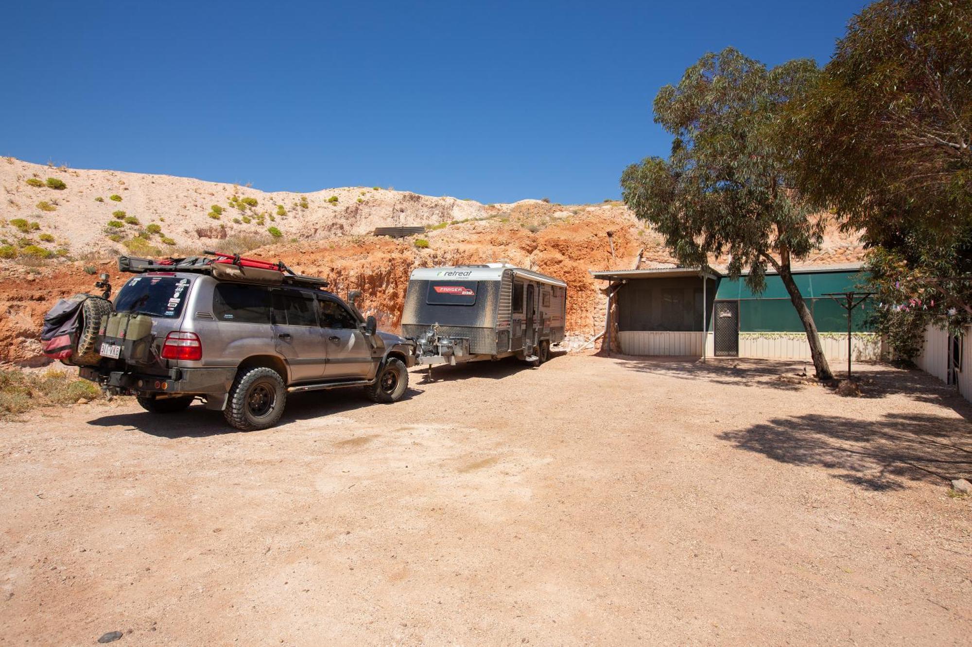 Di'S Dugouts Hotel Coober Pedy Exterior photo